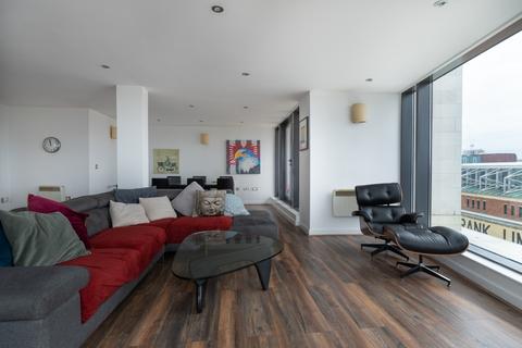 3 bedroom penthouse to rent, Mill Road, Gateshead NE8