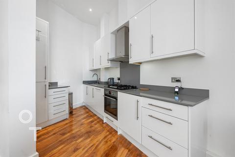 1 bedroom flat for sale, Grafton Road, NW5