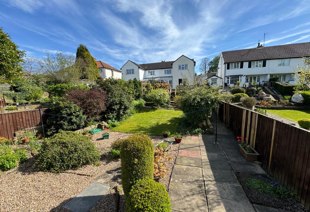 Laurel Grove, Bingley, West Yorkshire 3 bed semidetached house for