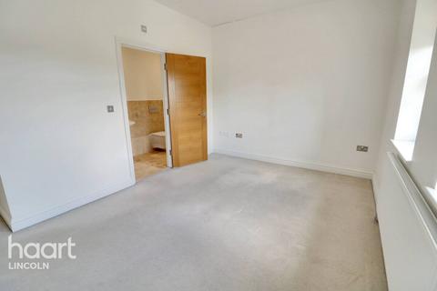 8 Caistor Drive, Bracebridge Heath, Lincoln, LN4 2TA