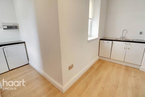 2 bedroom apartment for sale, Caistor Drive, Bracebridge Heath