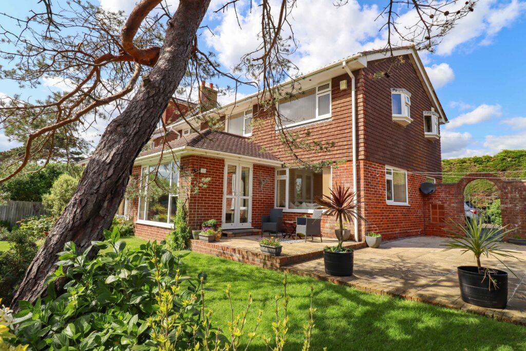 St Road, Hayling Island 5 bed detached house for sale £1,045,000