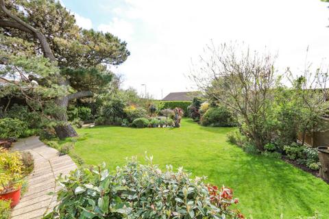 5 bedroom detached house for sale, St Georges Road, Hayling Island