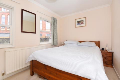 2 bedroom house to rent, Merton Road Putney SW18