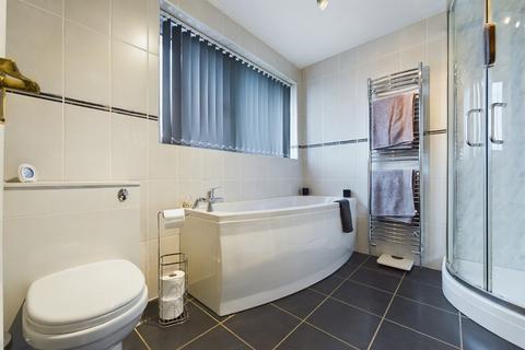 27 Canada Way, Lower Wick, Worcester, WR2 4DJ
