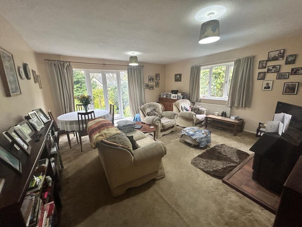 Sitting Room/Dining Room