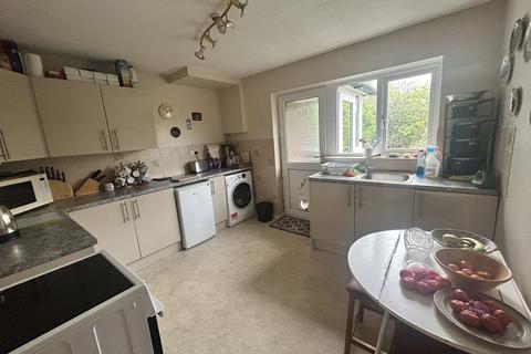 21 Erw Bant, Llangynidr, Crickhowell, NP8 1LX
