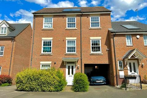 46 Cable Crescent, Woburn Sands, Milton Keynes, MK17 8GG