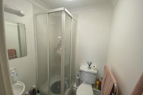 2 bedroom flat to rent, St Austell