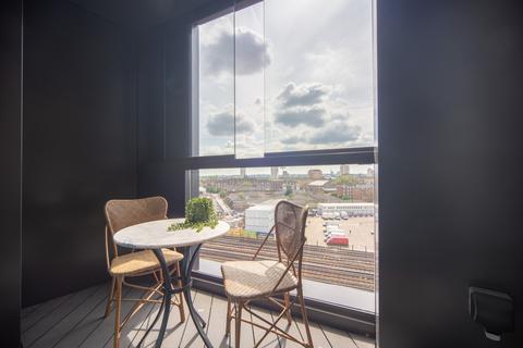 2 bedroom flat to rent, The Residences, Nine Elms SW11