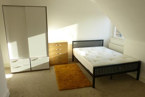 Studio to rent, NORTH END ROAD, LONDON, NW11