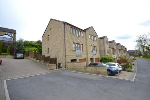 4 bedroom semi-detached house for sale, Woodsome Avenue, Mirfield, West Yorkshire, WF14