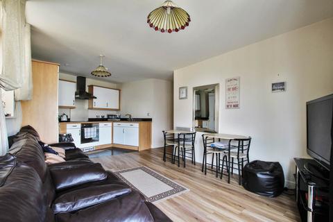 2 bedroom apartment to rent, Knightstone Beacon