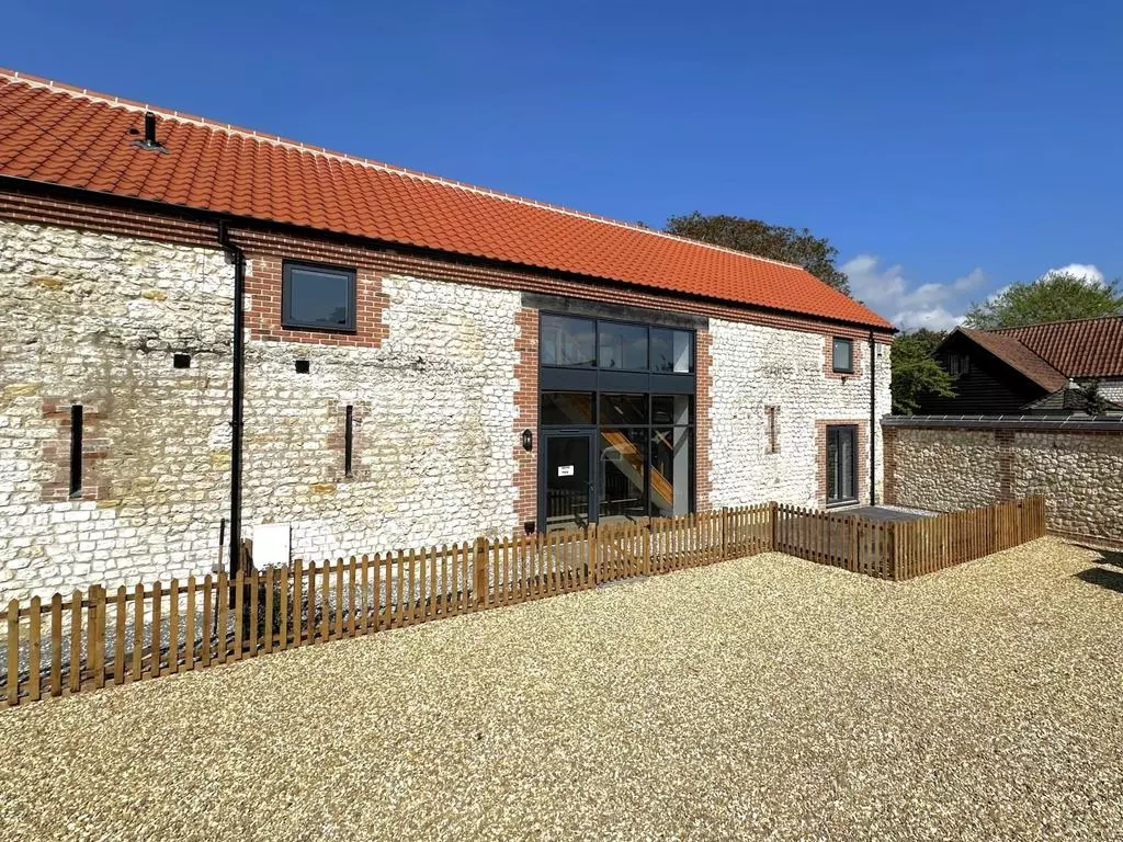 4 bedroom barn conversion to rent
