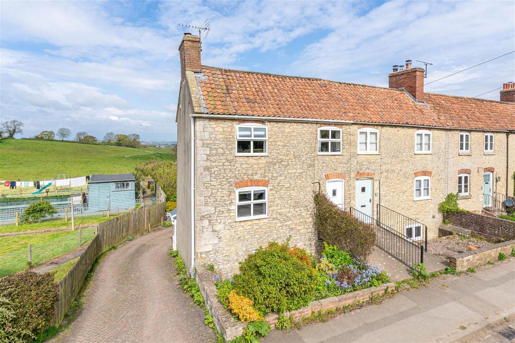 Hawkesbury Road, Hillesley 3 bed end of terrace house for sale £360,000