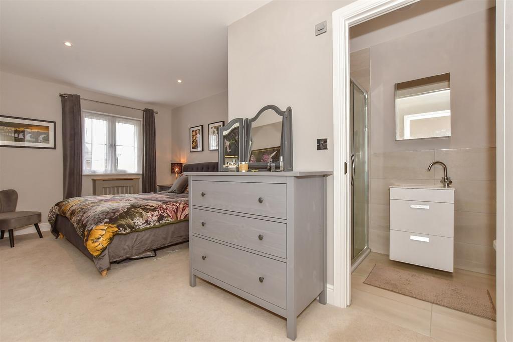 Lydden Close, Deal, Kent 3 bed terraced house for sale £375,000