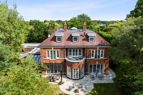 6 bedroom house for sale, Montrose Gardens, Surrey KT22