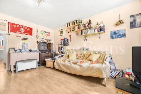 1 bedroom apartment for sale, Telegraph Place, Isle of Dogs E14