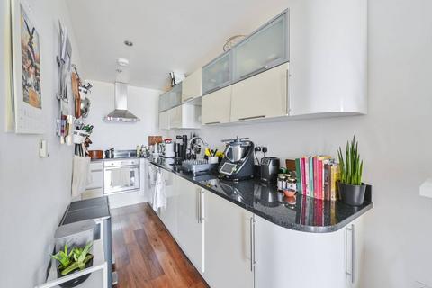 Flat 2, 46 De Beauvoir Crescent, London, N1 5RY