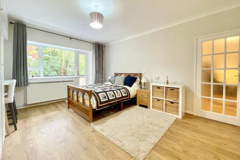 2 bedroom apartment for sale, St Valerie Road, Meyrick Park, Bournemouth, BH2