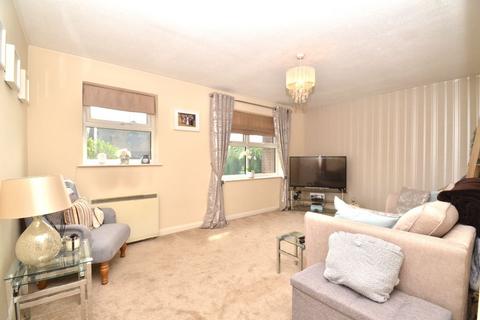 1 bedroom flat to rent, Diamond Court, Hornchurch