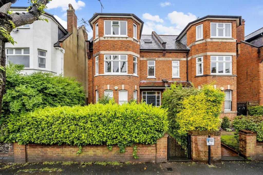 Crouch Hall Road, Crouch End 6 bed semi-detached house - £1,800,000