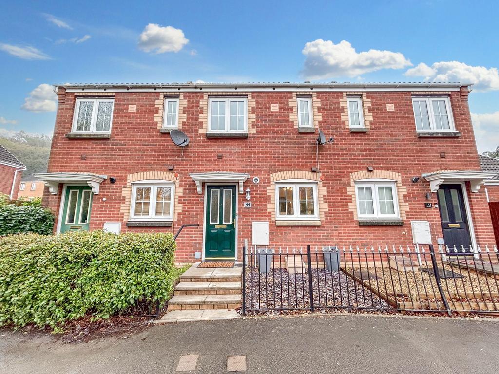Mill Court, Crumlin, NP11 2 bed terraced house for sale £160,000