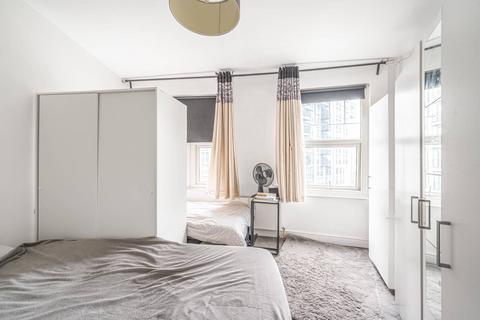 3 bedroom flat for sale, Station Road, East Barnet, Barnet, EN5