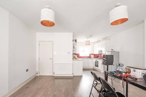 2 bedroom flat for sale, Station Road, East Barnet, Barnet, EN5
