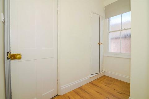 15 Albany Passage, Richmond, TW10 6DL