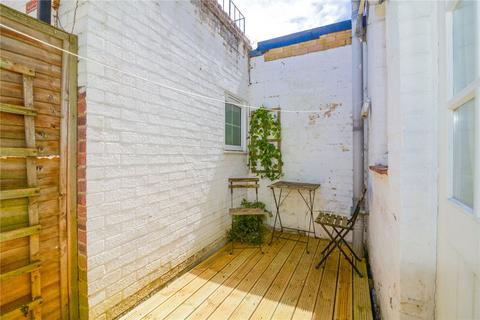 15 Albany Passage, Richmond, TW10 6DL