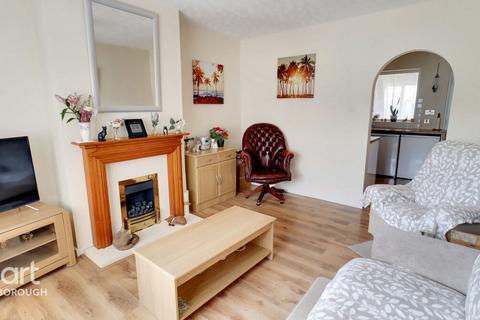 2 bedroom terraced house for sale, Lowick Gardens, Peterborough