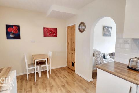 18 Lowick Gardens, Peterborough, PE3 7HG