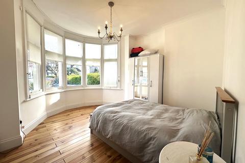 1 bedroom flat to rent, Flat ,  Lynton Road, London
