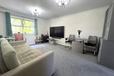 undefined, International Way, Sunbury-on-Thames TW16