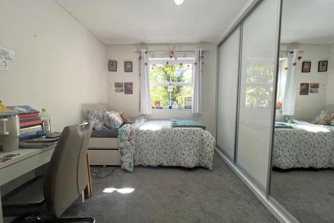 undefined, International Way, Sunbury-on-Thames TW16