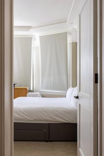 2 bedroom apartment to rent, Palace Place Mansions, Kensington Court, Kensington, W8