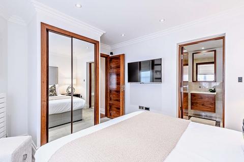 3 bedroom apartment to rent, Kensington Garden Square, London, W2