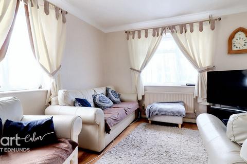 3 bedroom semi-detached house for sale, Steeles Road, Woolpit, Bury St Edmunds
