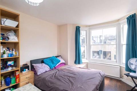 3 bedroom apartment to rent, Barclay Road, London, SW6