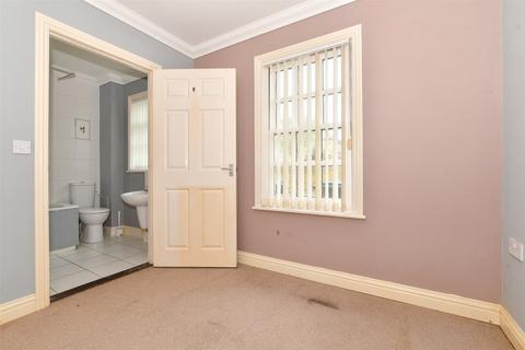 2 bedroom ground floor flat for sale, Coventry Gardens, Deal, Kent