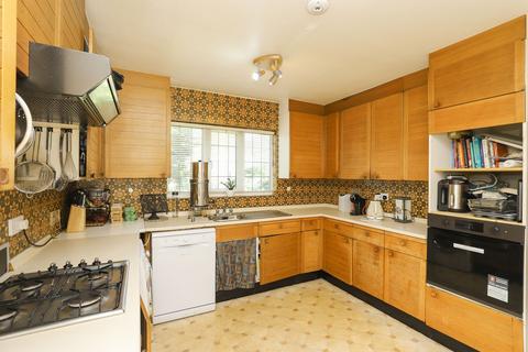 36 Rushley Drive, Sheffield, S17 3EN