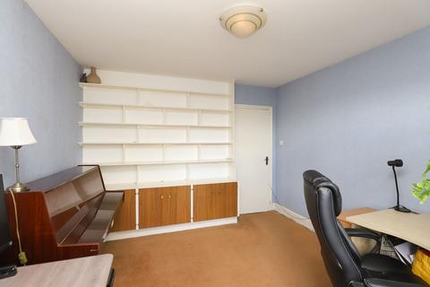 36 Rushley Drive, Sheffield, S17 3EN