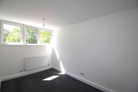 3 bedroom apartment to rent, Buckland Court St. John's Estate, London N1