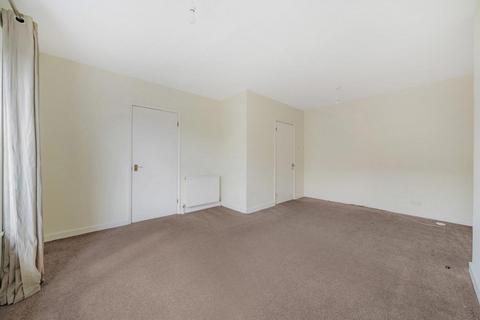 17 Faversham Road, London, SE6 4XE