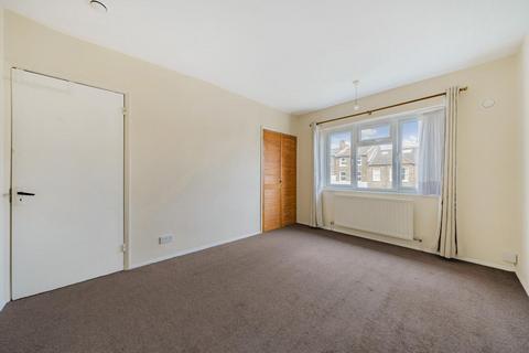 17 Faversham Road, London, SE6 4XE