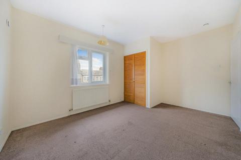 17 Faversham Road, London, SE6 4XE