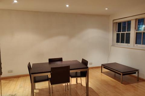 3 bedroom house to rent, Upbrook Mews, London W2
