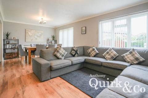 4 bedroom detached house for sale, Sanders Road, Canvey Island, SS8