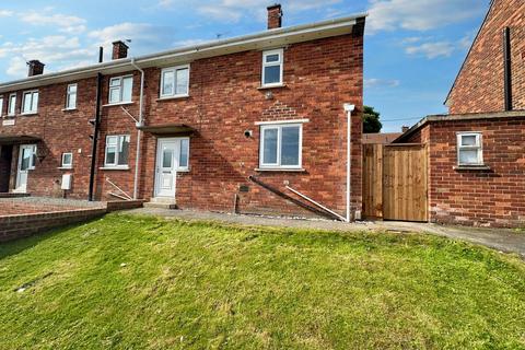 2 bedroom end of terrace house to rent, Birks Road, Kimberworth Park, Rotherham S61